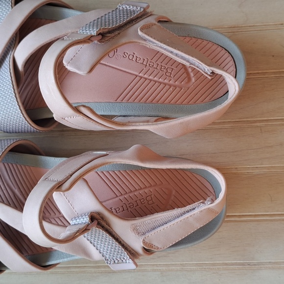 BareTraps Alaina Strappy Athletic Sporty Comfy Flatform Causal Support Sandals - Picture 3 of 12